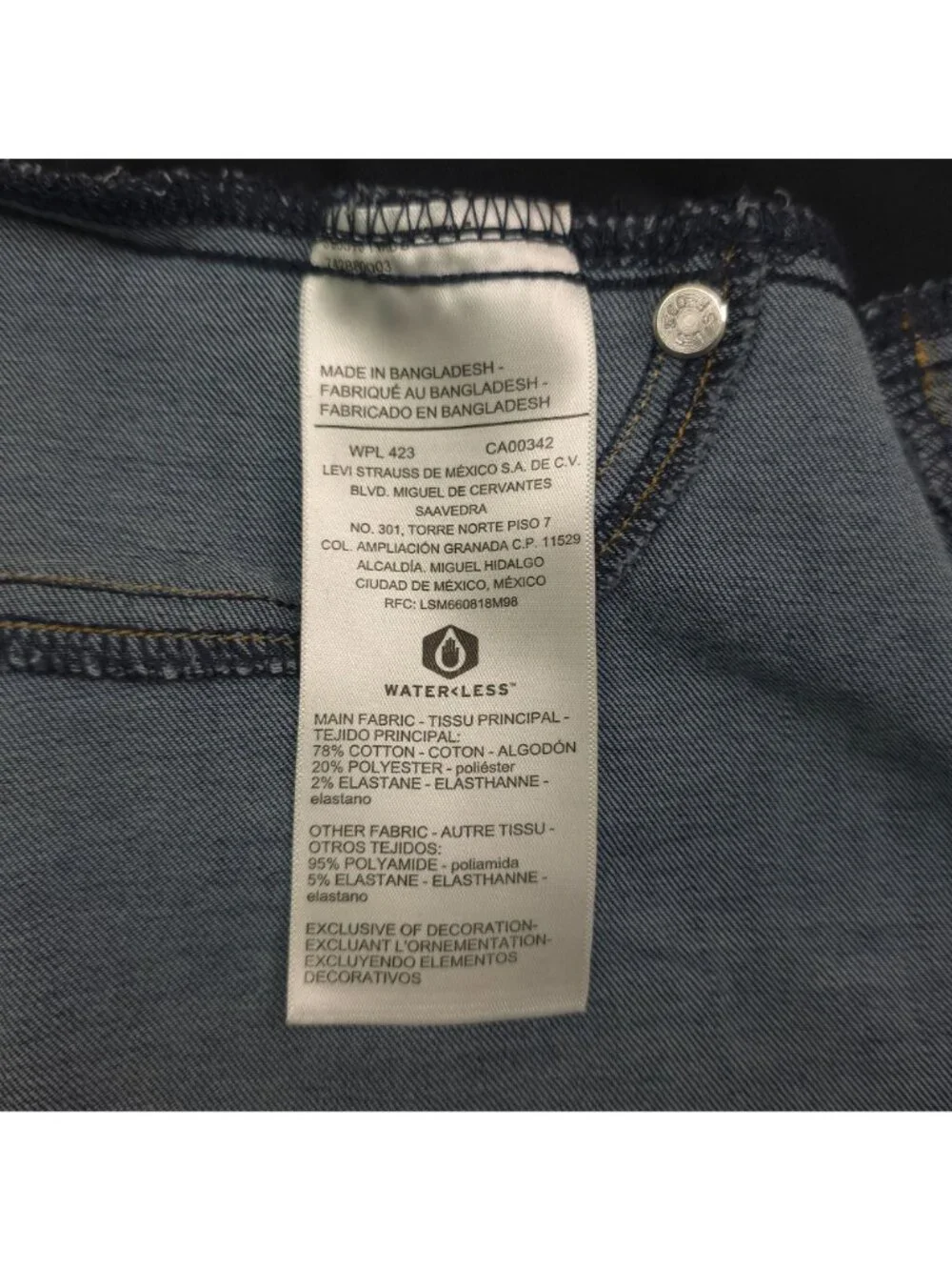 Signature By Levi Strauss Maternity Shortie Denim Shorts Large Stretch Waistband